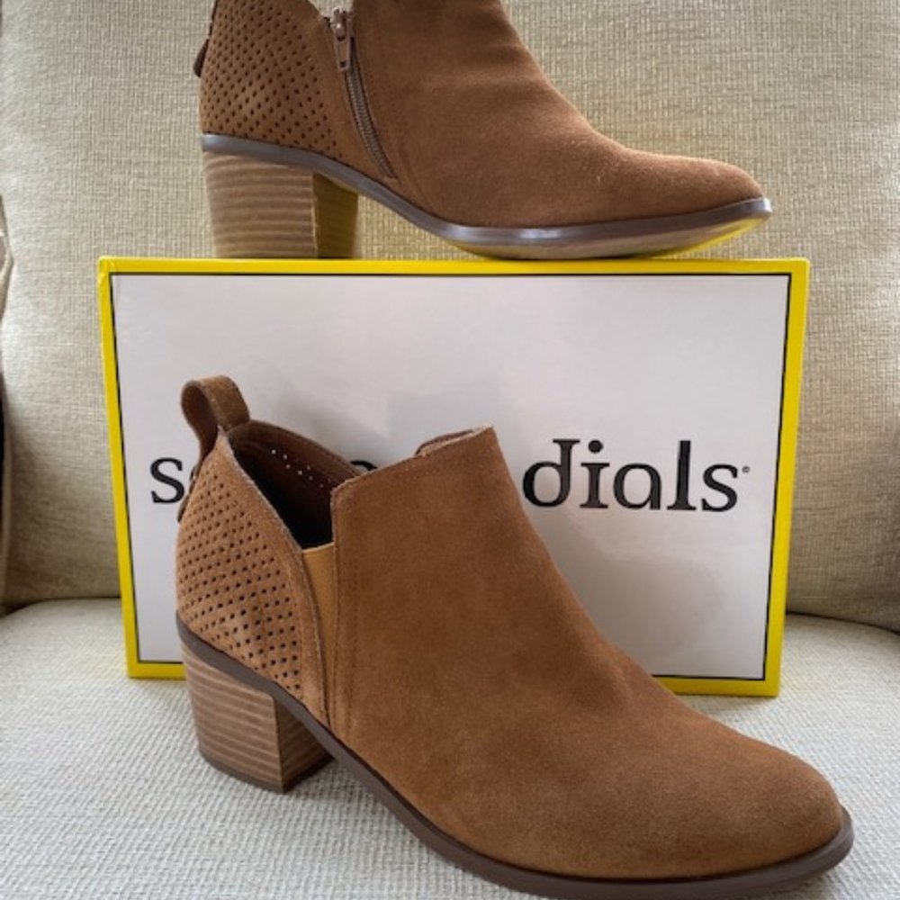 Brown Suede Zipper Booties w/Mesh Side/Back  SZ 7.5 Medium